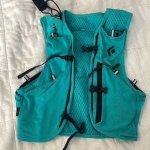 Black Diamond Distance 4 Hydration Running Vest- teal size women’s medium